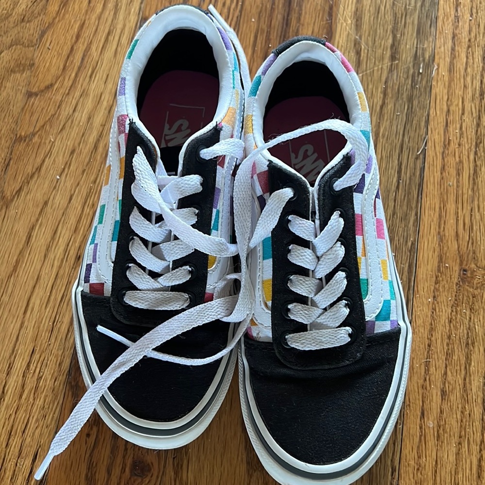 Kids vans rainbow with tie size 13